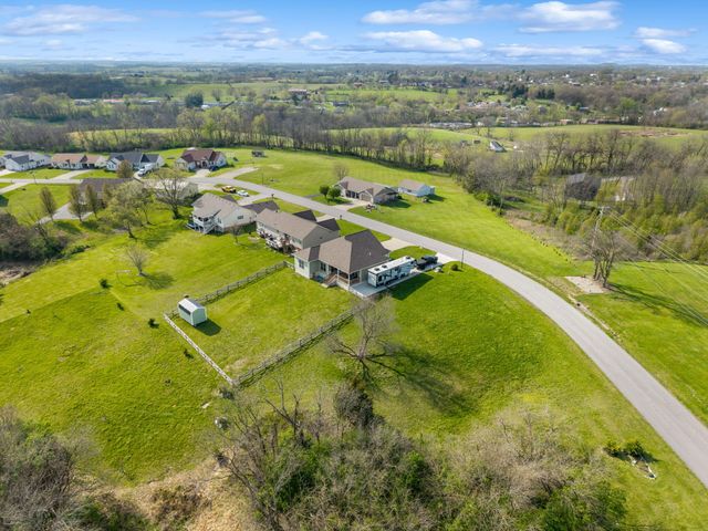 261 Deer Run, Lancaster, KY 40444