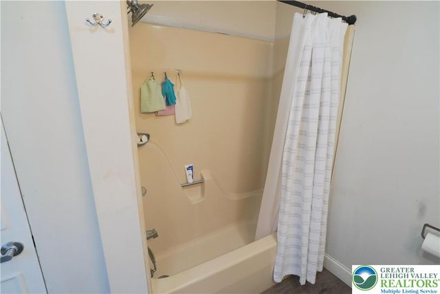 3863 Mauch Chunk Road, Allentown City, PA 18104