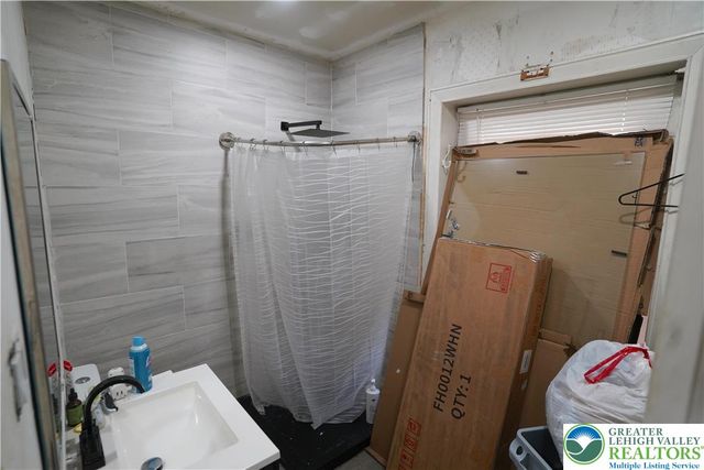 3863 Mauch Chunk Road, Allentown City, PA 18104