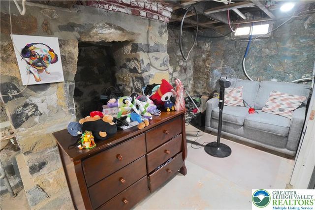 3863 Mauch Chunk Road, Allentown City, PA 18104