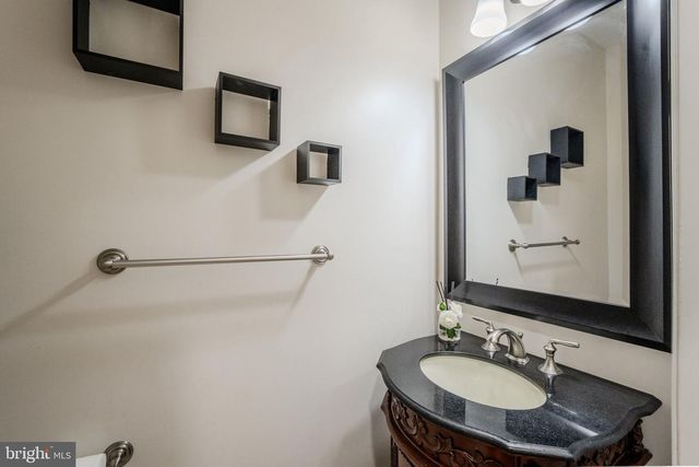 7812 LAKE DR, Manassas, VA 20111