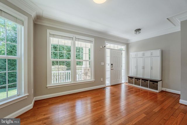 7812 LAKE DR, Manassas, VA 20111