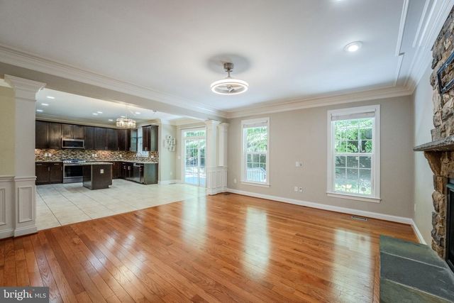 7812 LAKE DR, Manassas, VA 20111