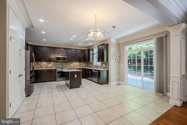7812 LAKE DR, Manassas, VA 20111