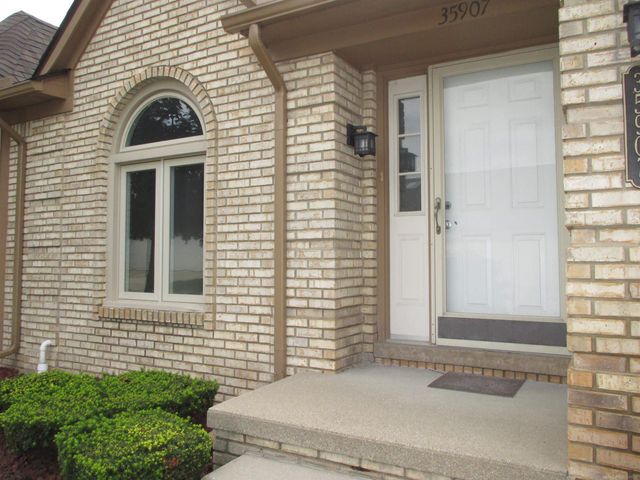 35907 Fierimonte Drive, Clinton Twp, MI 48035