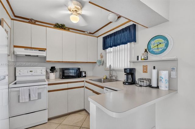 4520 el Mar 12+18, Lauderdale By The Sea, FL 33308