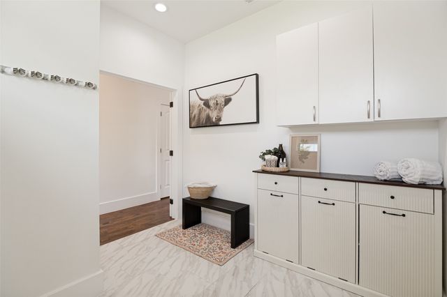 916 S Montreal Avenue, Dallas, TX 75208