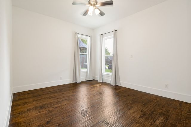916 S Montreal Avenue, Dallas, TX 75208