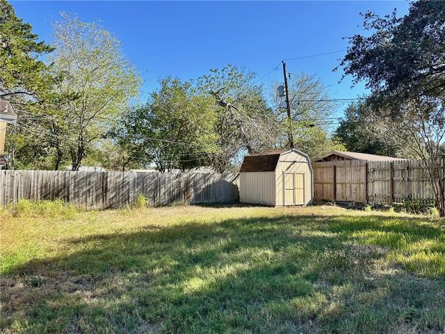 1701 Santa Maria St, Kingsville, TX 78363