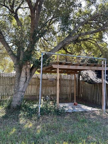 1701 Santa Maria St, Kingsville, TX 78363