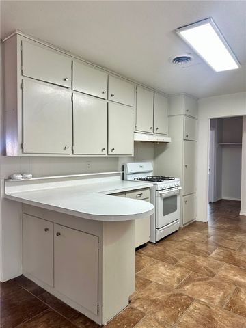 1701 Santa Maria St, Kingsville, TX 78363