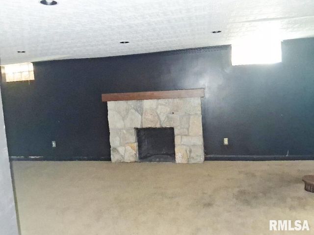 223 W HOLLYRIDGE Circle, Peoria, IL 61614