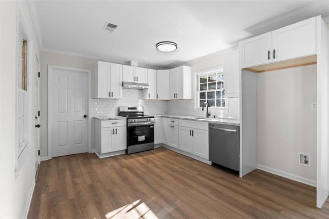 395 Ben SW Avenue, Lilburn, GA 30047