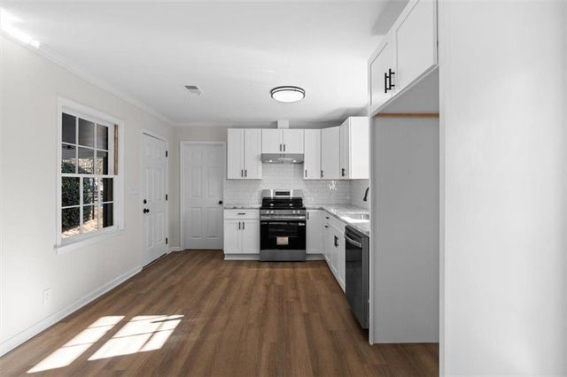 395 Ben SW Avenue, Lilburn, GA 30047