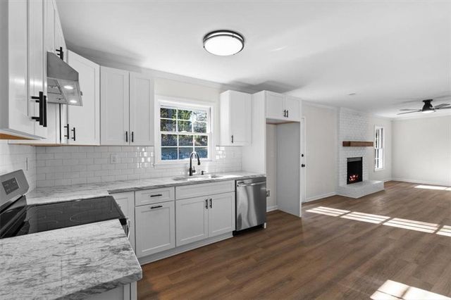 395 Ben SW Avenue, Lilburn, GA 30047