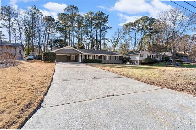 395 Ben SW Avenue, Lilburn, GA 30047