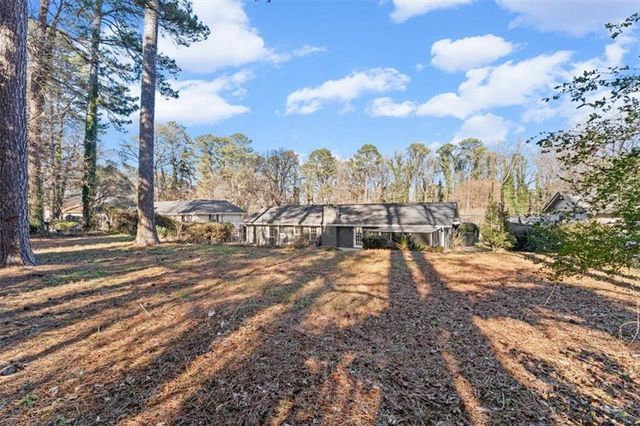 395 Ben SW Avenue, Lilburn, GA 30047