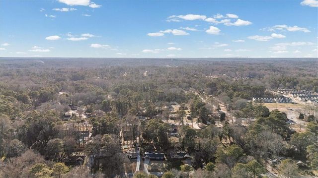 395 Ben SW Avenue, Lilburn, GA 30047