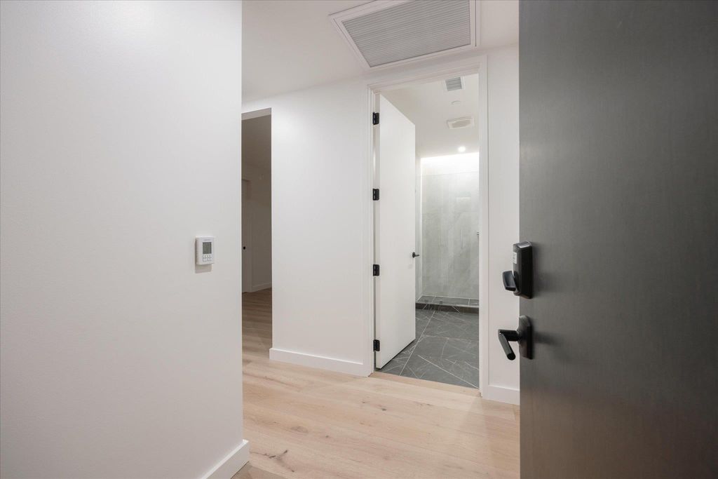 610 Davis ST 2706, Austin, TX 78701