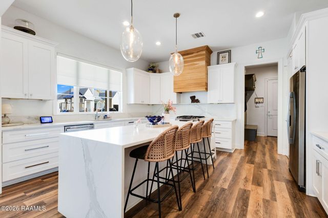 101 Tea Rose Drive, Broussard, LA 70518