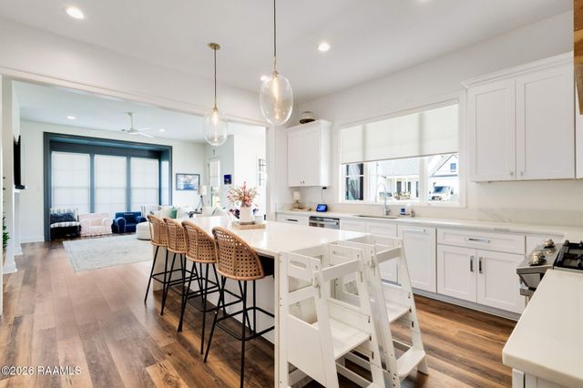 101 Tea Rose Drive, Broussard, LA 70518