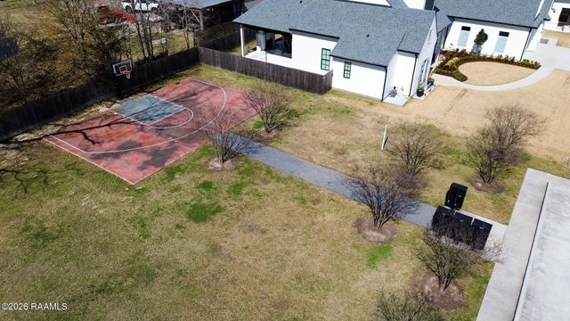 101 Tea Rose Drive, Broussard, LA 70518