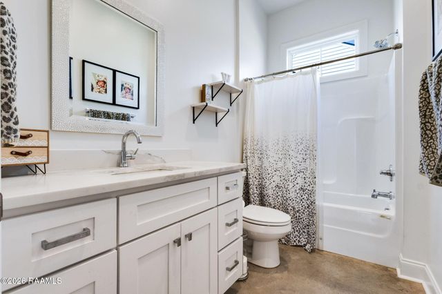 101 Tea Rose Drive, Broussard, LA 70518