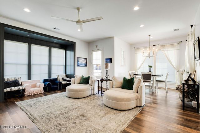 101 Tea Rose Drive, Broussard, LA 70518