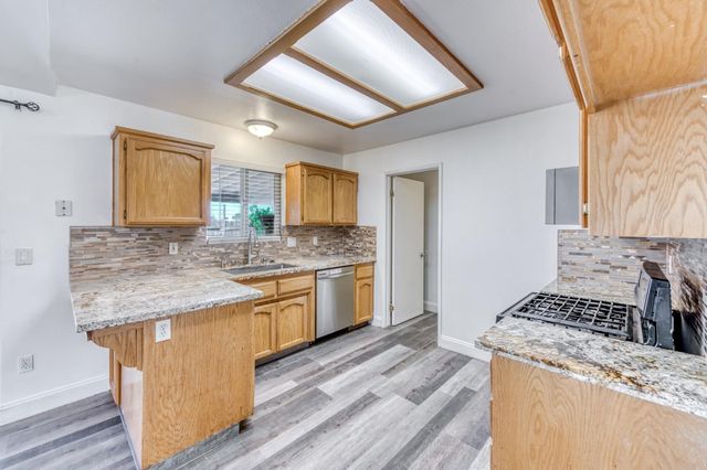 19650 Oakhill Road, Madera, CA 93638