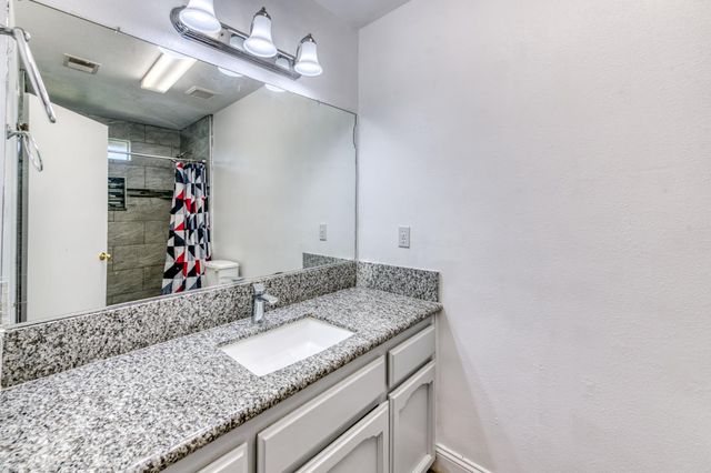 19650 Oakhill Road, Madera, CA 93638