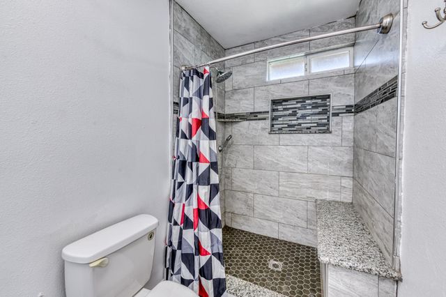 19650 Oakhill Road, Madera, CA 93638