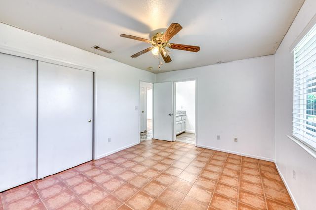 19650 Oakhill Road, Madera, CA 93638