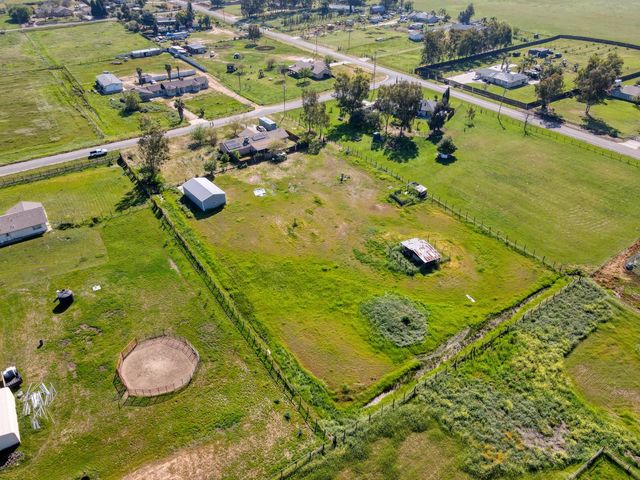 19650 Oakhill Road, Madera, CA 93638