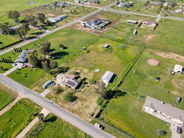 19650 Oakhill Road, Madera, CA 93638