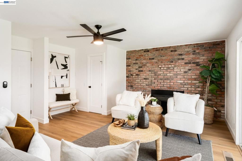 Image 21 of property listing at 7172 Amador Valley Blvd, Dublin, CA 94568