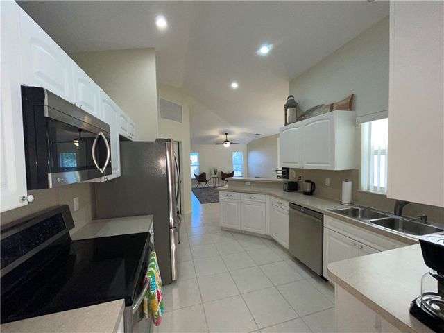 962 Montrose Avenue, Sebastian, FL 32958