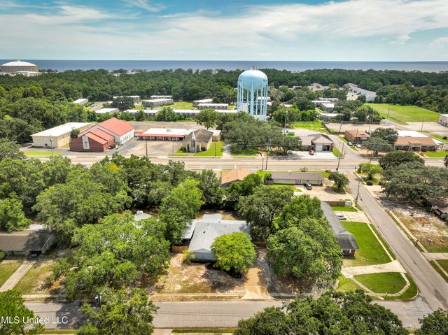 2509 Randall Drive, Biloxi, MS 39531