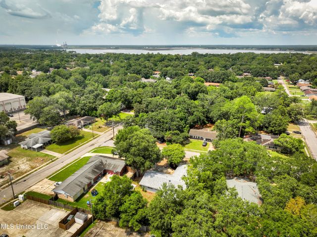 2509 Randall Drive, Biloxi, MS 39531