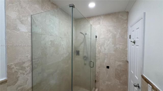 10004 E Bay Harbor Dr 8, Bay Harbor Islands, FL 33154