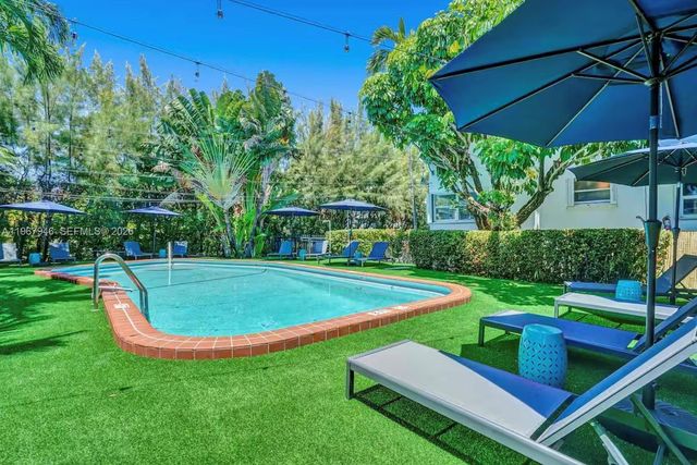 10004 E Bay Harbor Dr 8, Bay Harbor Islands, FL 33154