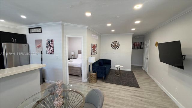 10004 E Bay Harbor Dr 8, Bay Harbor Islands, FL 33154