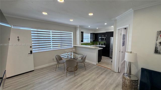 10004 E Bay Harbor Dr 8, Bay Harbor Islands, FL 33154