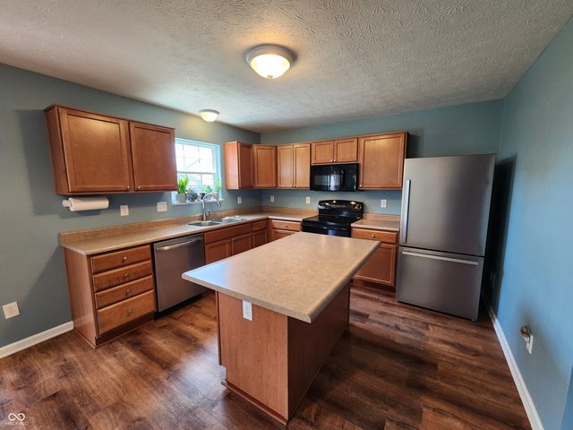 8325 Ballyshannon Drive, Brownsburg, IN 46112