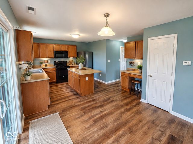 8325 Ballyshannon Drive, Brownsburg, IN 46112