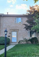 885 Kirts Boulevard, Troy, MI 48084