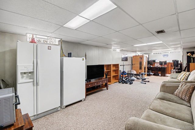 38218 Douglas Drive, Sterling Heights, MI 48310