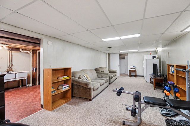 38218 Douglas Drive, Sterling Heights, MI 48310