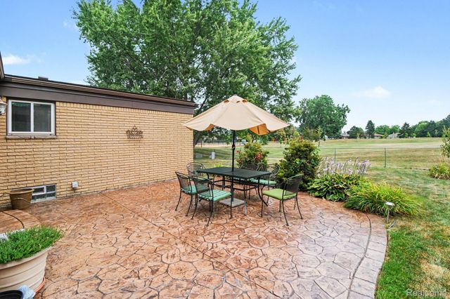 38218 Douglas Drive, Sterling Heights, MI 48310