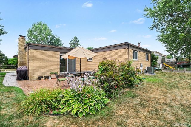 38218 Douglas Drive, Sterling Heights, MI 48310