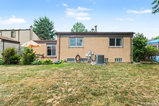 38218 Douglas Drive, Sterling Heights, MI 48310